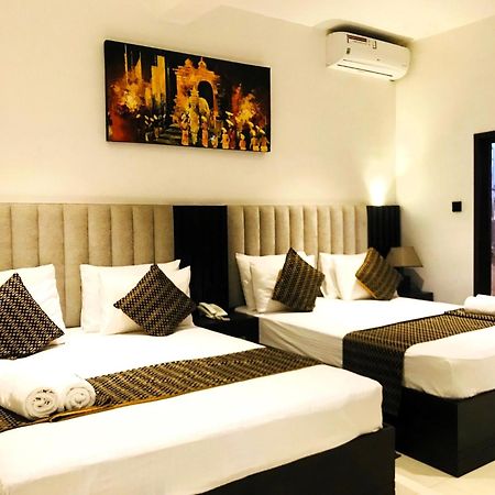 Hotel Bamiyan Канди Экстерьер фото