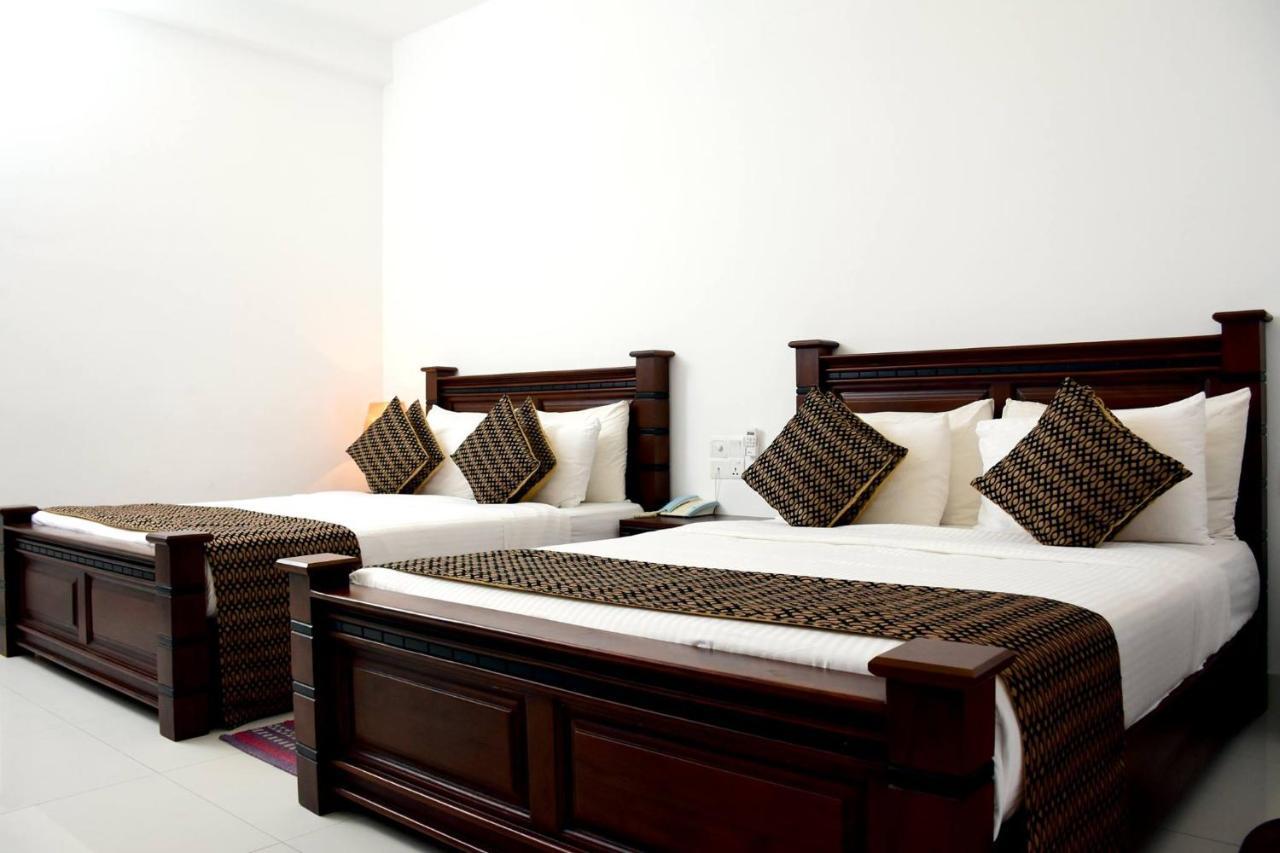 Hotel Bamiyan Канди Экстерьер фото